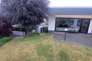 Bungalow in Sankt Augustin mit Garten und Garage