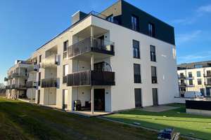 Moderne 3 Zimmer-Erdgeschosswohnung mit großer Loggia, EBK und Tiefgaragenplatz in Wob-Wendschott! – Alte Schulstr. 31 D, 38448 Wendschott, Wolfsburg – Vorschaubild 2