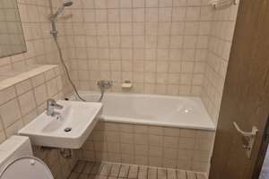 Charmante 2‑Zimmer‑Wohnung mit Loggia und Durchgangszimmer in zentraler Lage – Weberstraße 7/9, 45879 Altstadt, Gelsenkirchen – Vorschaubild 8