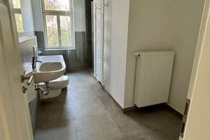 „Erstbezug nach Sanierung! Stilvolle 2-Zi.-Altbauwohnung mit Balkon in Bestlage Connewitz“