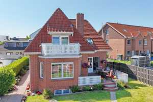 Großzügiges Einfamilienhaus + vermietete Doppelhaushälfte in Henstedt-Ulzburg – Segeberg (Kreis) – Vorschaubild 2
