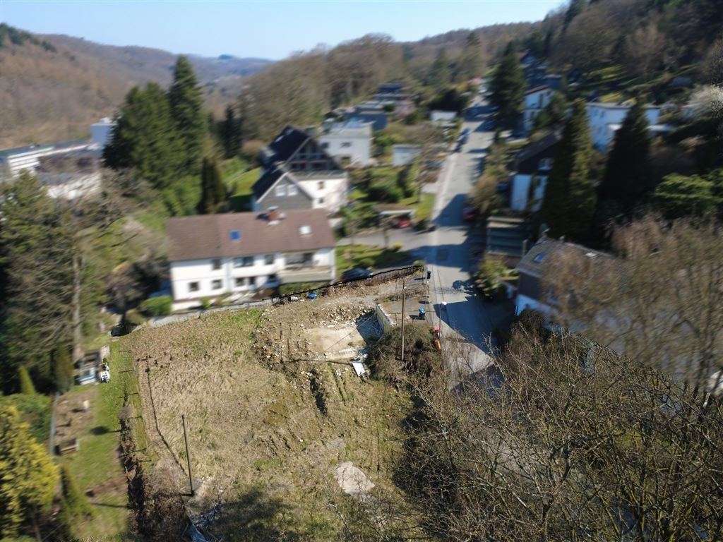 Immobilie in Wuppertal - Attraktives Grundstück zur Bebauung mit Zweifamilienhaus - Bild 1