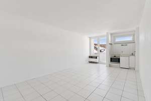 Gepflegtes Apartment mit Balkon zum ruhigen Innenhof mit  Blick über Münchens Dächer - Milbertshofen – Die vollständige Adresse der Immobilie erhältst du vom Anbieter., 80807 Milbertshofen, München – Vorschaubild 3