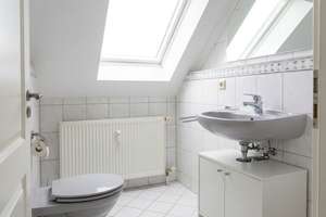 vermietete Dachgeschosswohnung mit Balkon! – Die vollständige Adresse der Immobilie erhältst du vom Anbieter., 65199 Dotzheim, Wiesbaden – Vorschaubild 4