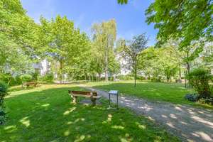 2 ZIMMER MIT BALKON | 3.OG | RENOVIERUNGSBEDARF | GRÜNE OASE | PRENZLAUER BERG | PROVISIONSFREI | – Werner-Kube-Straße 10, 10407 Prenzlauer Berg, Berlin – Vorschaubild 12
