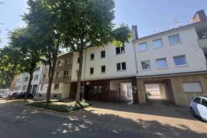 FAKTOR 15: 11 EINHEITEN + 45 GARAGEN: MEHRFAMILIENHAUS IN DO-HÖRDE