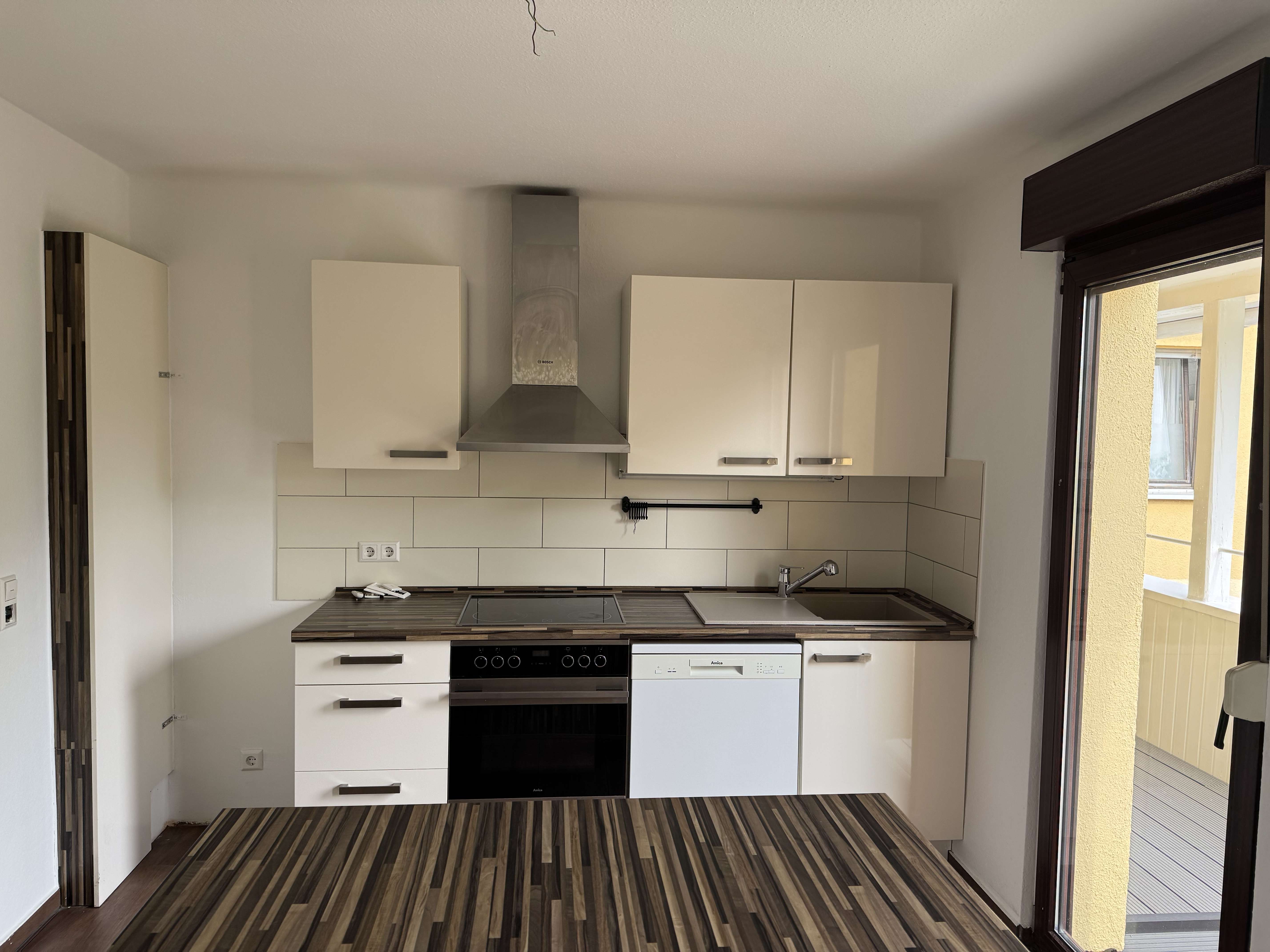 Immobilie in Ebersbach an der Fils - Familientraum mit Stil: Neu renovierte 5-Zimmer Wohnung mit großer Terrasse & morderne EBK  - Bild 3