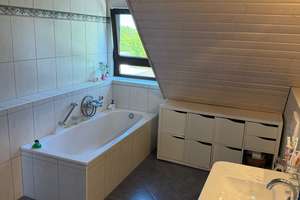 Gepflegte 5-Zimmer-DG-Wohnung mit Balkon und Einbauküche in ruhiger Wohnlage – Die vollständige Adresse der Immobilie erhältst du vom Anbieter., 42279 Oberbarmen, Wuppertal – Vorschaubild 14