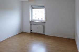 NAHE MÖGELDORFER PLÄRRER UND TIERGARTEN: 3-ZIMMER-ETW MIT GROSSEM SÜDBALKON UND AUSSEN-STELLPLATZ – Ostendstraße 220, 90482 Nürnberg – Vorschaubild 7