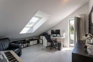 Lichtdurchflutete 3–4-Zi. im Dachgeschoss mit Südbalkon & Stellplatz – frei werdend in KA-Palmbach – Die vollständige Adresse der Immobilie erhältst du vom Anbieter., 76228 Palmbach, Karlsruhe – Vorschaubild 9