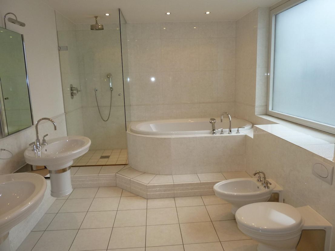 Traumwohnung in Westendlage... V-E-R-M-I-E-T-E-T.. image