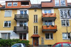 große Balkonwohnung im grünen Ehrenfeld sucht ruhigen Mieter