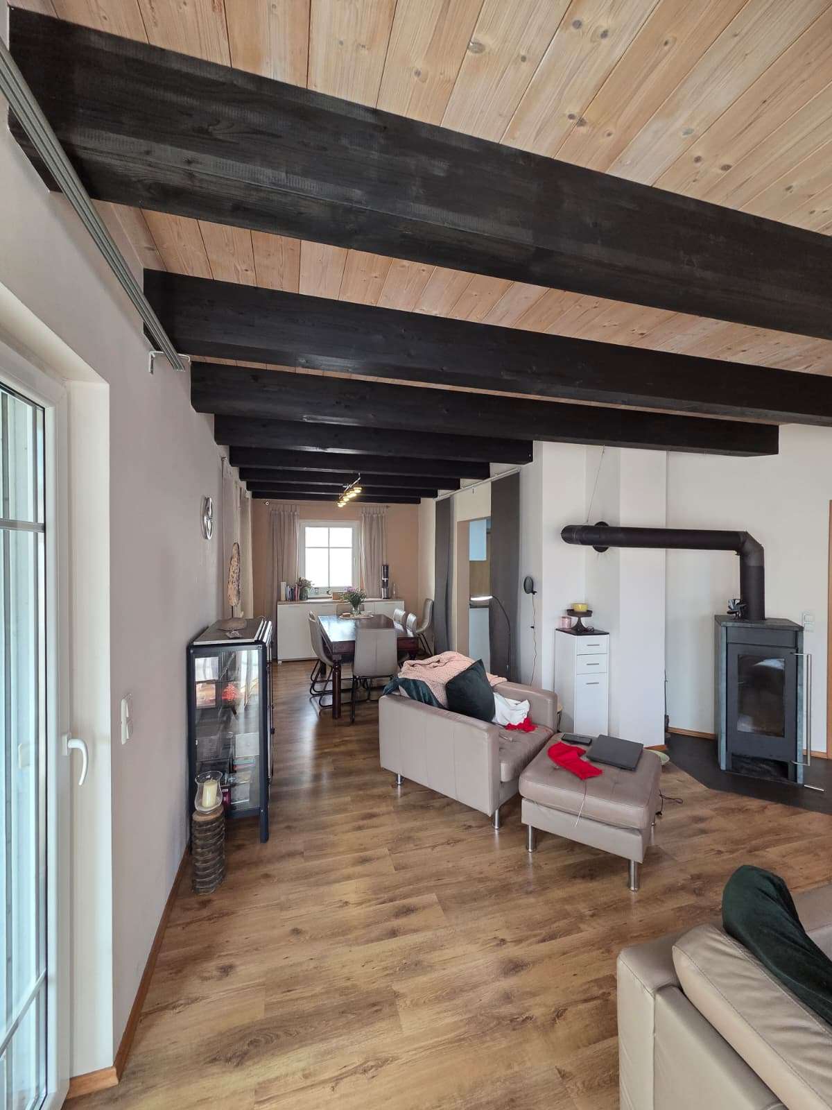 Immobilie in Hebertsfelden - Modernes Einfamilienhaus mit Gewerberaum, PV-Anlage & Doppelgarage - Bild 3