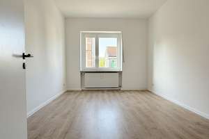 Helle 2-Zi-Wohnung mit großem Balkon