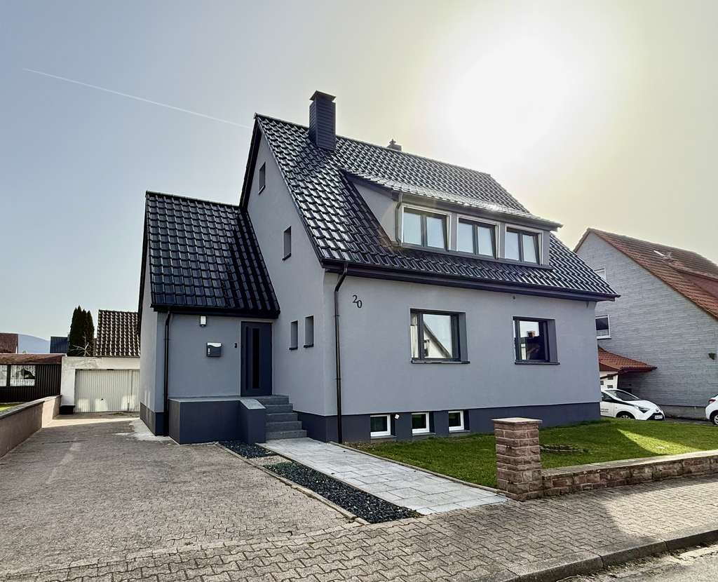 Immobilie in Dielmissen - Umfassend saniertes Einfamilienhaus mit 172 m² Wohnfläche, großer Terrasse und 1.001 m² Grundstück - Bild 1