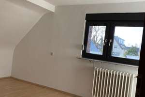 Gemütliche 3-Zimmer-Dachgeschosswohnung mit Sonnenterrasse in ruhiger Lage von Köln-Dellbrück! – Kräuterweg 12, 51069 Dellbrück, Köln – Vorschaubild 7