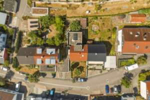 Charmantes 2-Familienhaus mit ausgebautem Dachgeschoss, Garten und Garage in ruhiger Lage – Die vollständige Adresse der Immobilie erhältst du vom Anbieter., 73249 Wernau (Neckar) – Vorschaubild 67