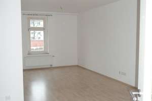 +++ 3 Zimmer Hochparterre Wohnung mit Balkon und Stellplatz +++ – Franz-Mehring-Straße 40, 8058 Pölbitz, Zwickau – Vorschaubild 2