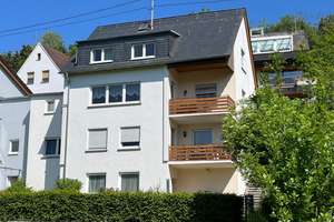 Rhens! Vielseitig nutzbares Einfamilienhaus mit ELW in ruhiger Lage – Die vollständige Adresse der Immobilie erhältst du vom Anbieter., 56321 Rhens – Vorschaubild 2