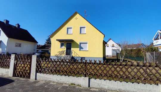 Bild von Freistehendes Einfamilienhaus mit großem Grundstück zu verkaufen
