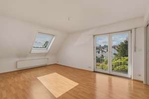 Charmantes 2-Familienhaus mit großem Garten und viel Potenzial in Stuttgart-Sillenbuch – 70619 Sillenbuch (Ortsteil), Stuttgart – Vorschaubild 3