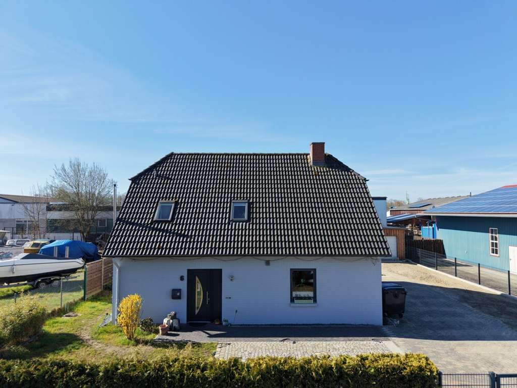 Immobilie in Heikendorf - Attraktives Einfamilienhaus mit Werkstatt im Gewerbegebiet Heikendorf - Bild 2