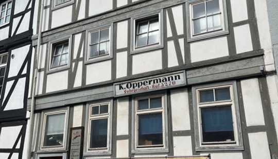 Bild von Fachwerkhaus in der Innenstadt/ Fußgängerzone- renovierungsbedürftig- für Handwerker