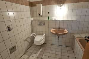 Günstig:  Wohnung drei Zimmer,Kü.,Die., Bad 1. Etage modernes Architektenhaus Beste Wohnlage – Die vollständige Adresse der Immobilie erhältst du vom Anbieter., 41179 Gladbach, Mönchengladbach – Vorschaubild 17