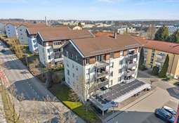 Ansicht Haus mit Umgebungsbeba