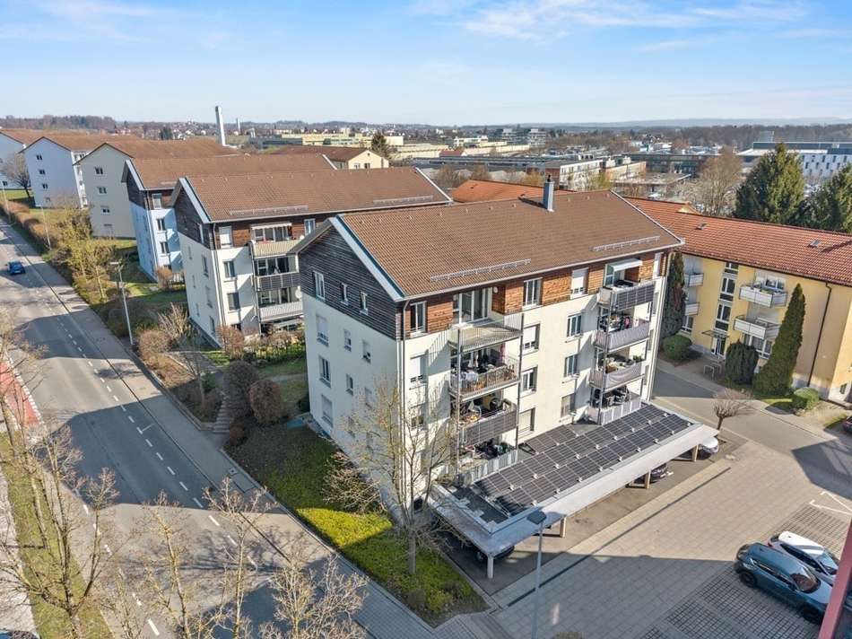 Ansicht Haus mit Umgebungsbeba