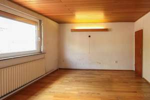 Charmantes Haus auf Eckgrundstück mit großem Potenzial in Düsseldorf-Vennhausen – Die vollständige Adresse der Immobilie erhältst du vom Anbieter., 40627 Vennhausen, Düsseldorf – Vorschaubild 9