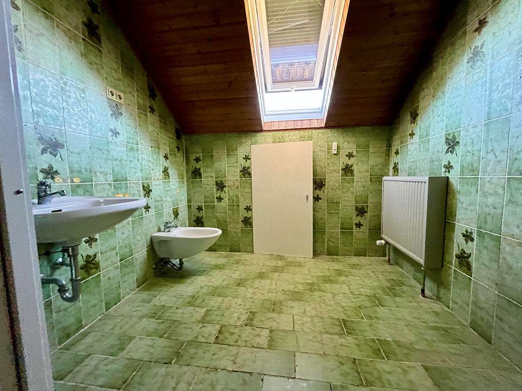 Immobilie in Markgröningen - Zweifamilienhaus mit Garten und Entwicklungspotential - Bild 1