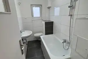 Tolle, frisch renovierte 3-Zimmerwohnung mit Balkon in Salzgitter Thiede – Pappeldamm 89, 38239 Salzgitter – Vorschaubild 9