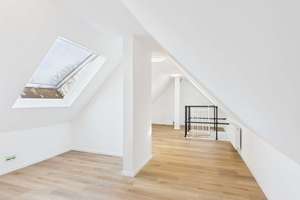Lichtdurchflutet & modern -  Dachgeschosswohnung mit Loggia und Spitzboden in Essen-Altenessen – Mallinckrodtplatz 10, 45329 Altenessen-Nord, Essen – Vorschaubild 9