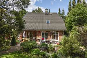 Idylle pur: Einfamilienhaus mit Kamin, Teich & Terrasse – Sofort verlieben! – Die vollständige Adresse der Immobilie erhältst du vom Anbieter., 14129 Nikolassee, Berlin – Vorschaubild 6