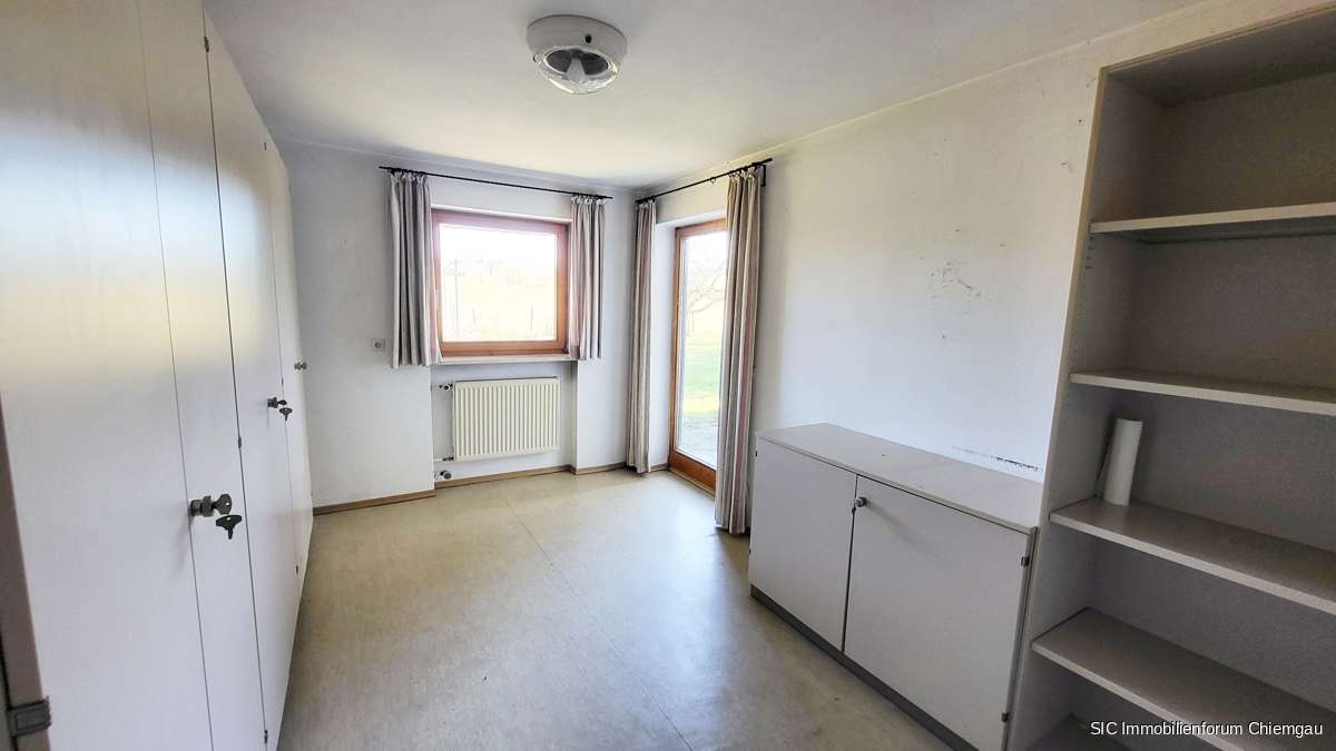 Immobilie in Riedering - Anwesen in Traumlage!
Einfamilienhaus mit Anbau
(z.B. Wohnen & Arbeiten) & parkähnlichem Grundstüc - Bild 0