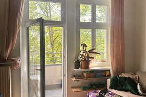BEZUGSFREIER ALTBAU IM SAMARITERKIEZ | BALKON | DIELEN | 3,20 M DECKENHÖHE | 2 MIN. ZUR U-/S-BAHN – Die vollständige Adresse der Immobilie erhältst du vom Anbieter., 10247 Friedrichshain, Berlin – Vorschaubild 4