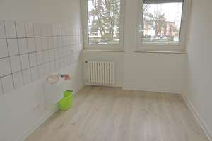RENOVIERTE  3-ZI.-ERDGESCHOSS-WOHNUNG MIT BALKON, IN RUHIGER LAGE VON KREFELD-GARTENSTADT – Stettiner Straße 25, 47829 Gartenstadt, Krefeld – Vorschaubild 6