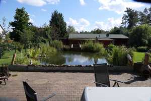 Wohnhaus-Bungalow auf 2400 m² Grundstück mit Schwimmteich und Nebengelass – Kiefernweg 6, 14797 Potsdam-Mittelmark (Kreis) – Vorschaubild 2