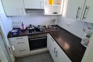 Eilbek, freie 1-Zi-ETW, 6. OG sehr schöner Ausblick, direkt an U-Bahn, Bj. ca. 1959, Balkon – Hamburg – Vorschaubild 5