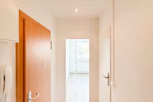 Paare aufgepasst! Lichtdurchflutete 3-Zimmer-Wohnung mit Einbauküche und Balkon! – Wolgograder Allee 58, 9123 Hutholz, Chemnitz – Vorschaubild 9