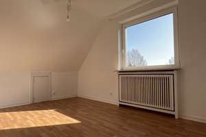 Charmante Dachgeschoss-Maisonette in ruhiger, grüner Wohnlage – Die vollständige Adresse der Immobilie erhältst du vom Anbieter., 22399 Poppenbüttel, Hamburg – Vorschaubild 7