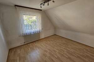 Rohdiamant in Eisingen: Einfamilienhaus in guter Lage mit Entwicklungspotenzial – Die vollständige Adresse der Immobilie erhältst du vom Anbieter., 97249 Eisingen – Vorschaubild 25