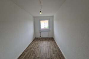 **FAMILIEN WILLKOMMEN**4-Zimmer-Wohnung // Balkon // Bad mit Wanne // 4.OG // ab sofort – Ringstraße 183, 4209 Grünau-Mitte, Leipzig – Vorschaubild 7
