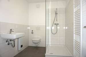 Moderner Dachgeschossausbau!
2-Zi-Wohnung mit Einbauküche in Bramfeld! – Olewischtwiet 41 a, 22177 Bramfeld, Hamburg – Vorschaubild 10