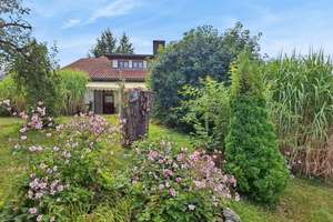 Gemütliches Familienhaus mit Einliegerwohnung im Grünen! – Die vollständige Adresse der Immobilie erhältst du vom Anbieter., 94104 Witzmannsberg – Vorschaubild 2