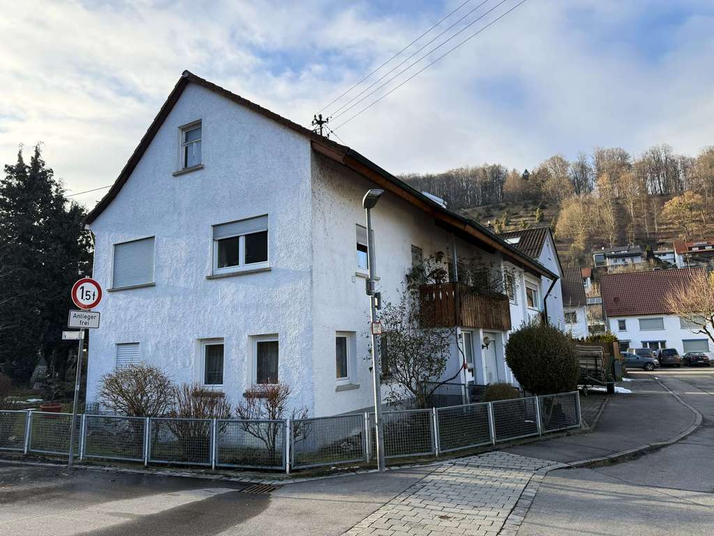 Immobilie in Mühlhausen im Täle - Charmantes Bauernhaus mit viel Potential und Gewerbefläche in ruhiger und idyllischer Wohnlage - Bild 0