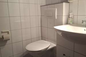 Großzügiges Reihenmittelhaus in RT-Ohmenhausen mit  schönem Garten  – Brühlstraße 52/2, 72770 Ohmenhausen, Reutlingen – Vorschaubild 5