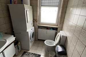 Vermietetes MFH in Schrobenhausen
1 Doppelhaushälfte, 1 Wohnung und 1 Gewerbeeinheit – Neuburg-Schrobenhausen (Kreis) – Vorschaubild 11