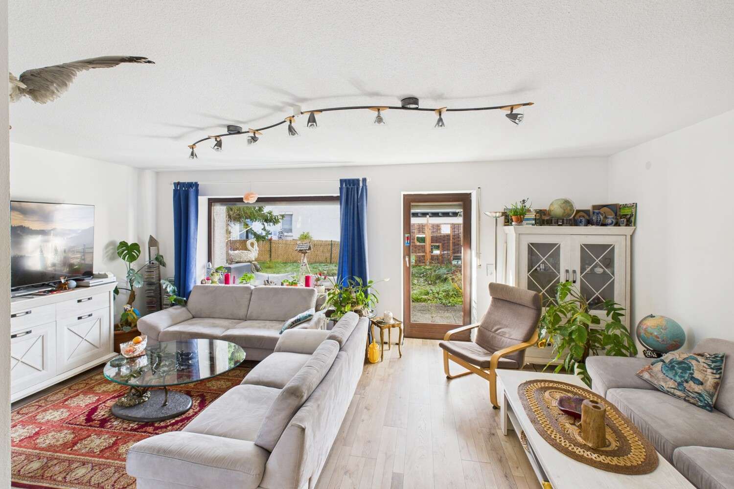 Immobilie in Stadtbergen - Raum für neues Familienleben - Doppelhaushälfte mit Garten - Bild 0